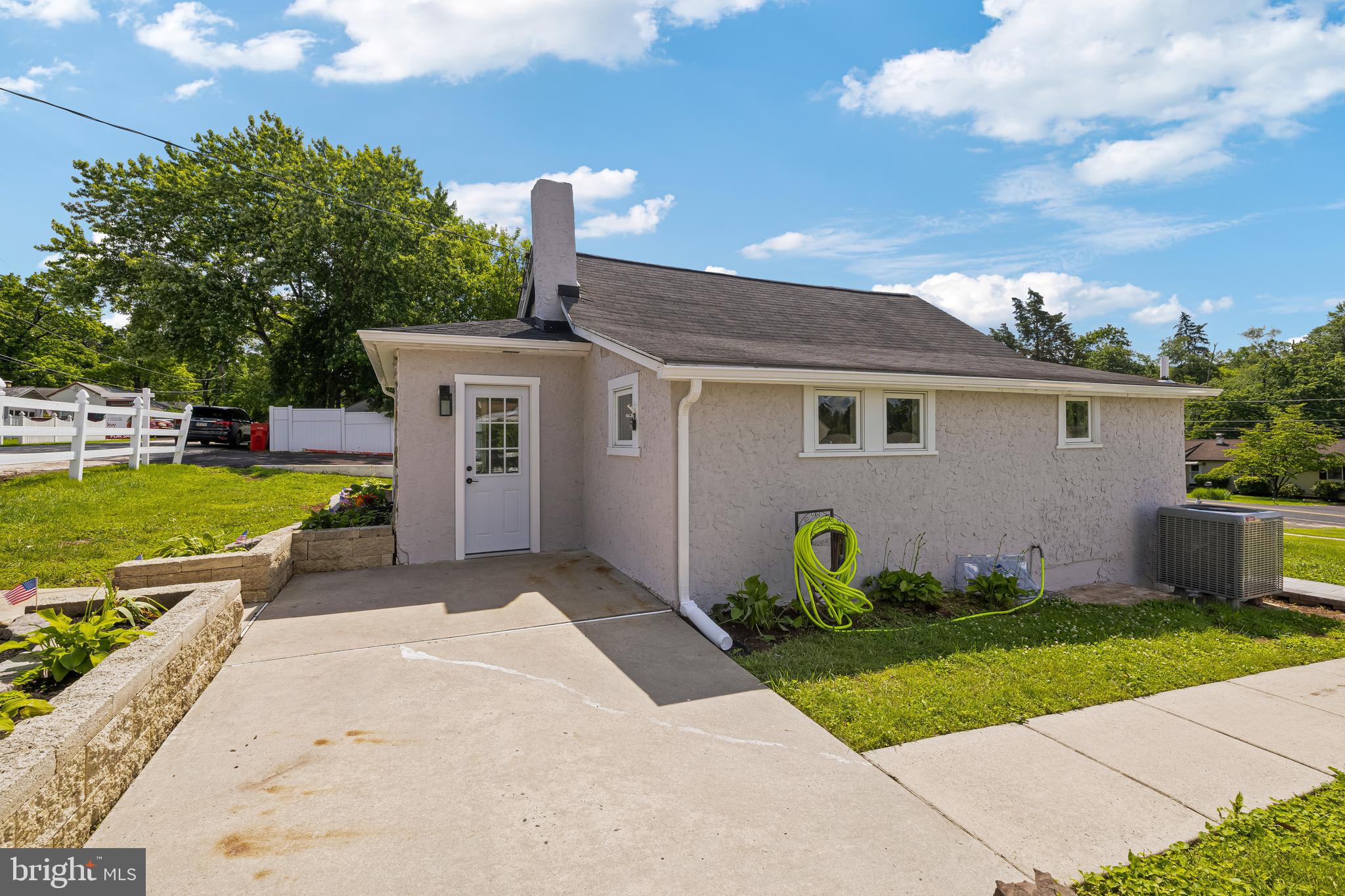 15 HENRY AVENUE