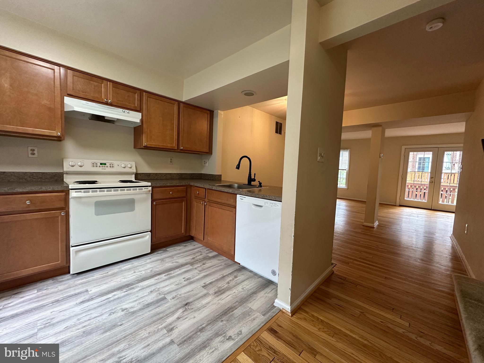 2524 S WALTER REED DRIVE S D