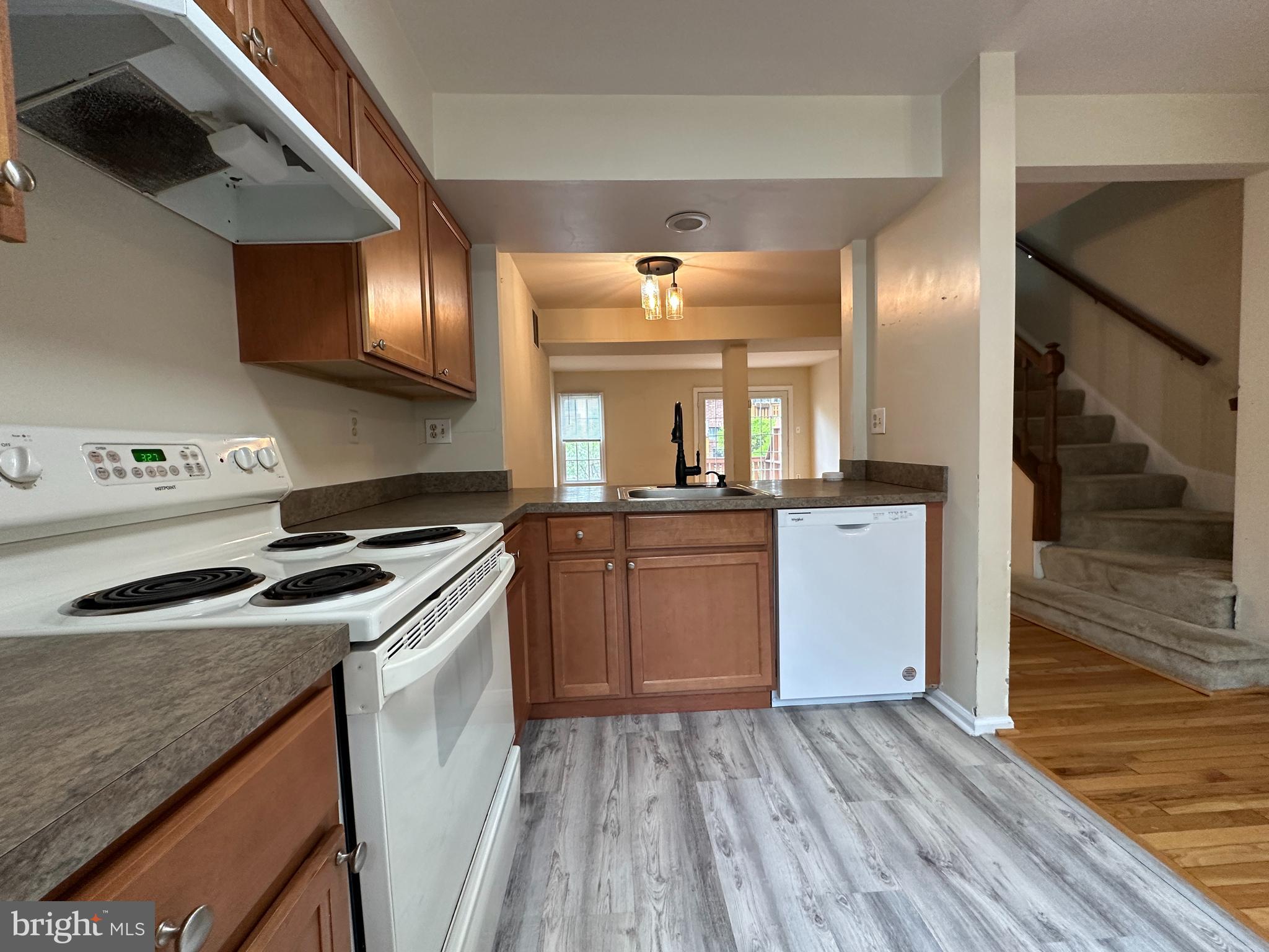 2524 S WALTER REED DRIVE S D