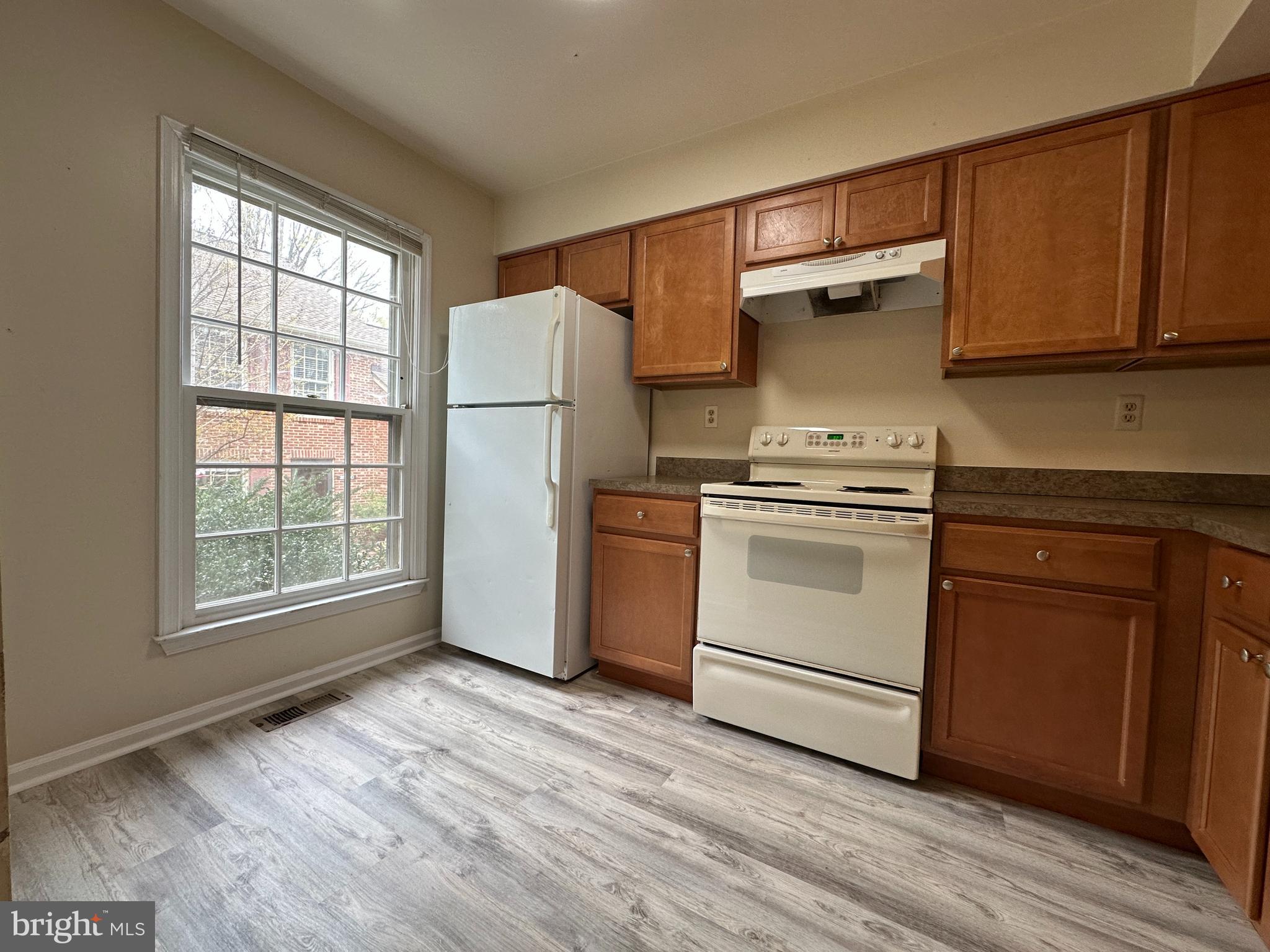 2524 S WALTER REED DRIVE S D