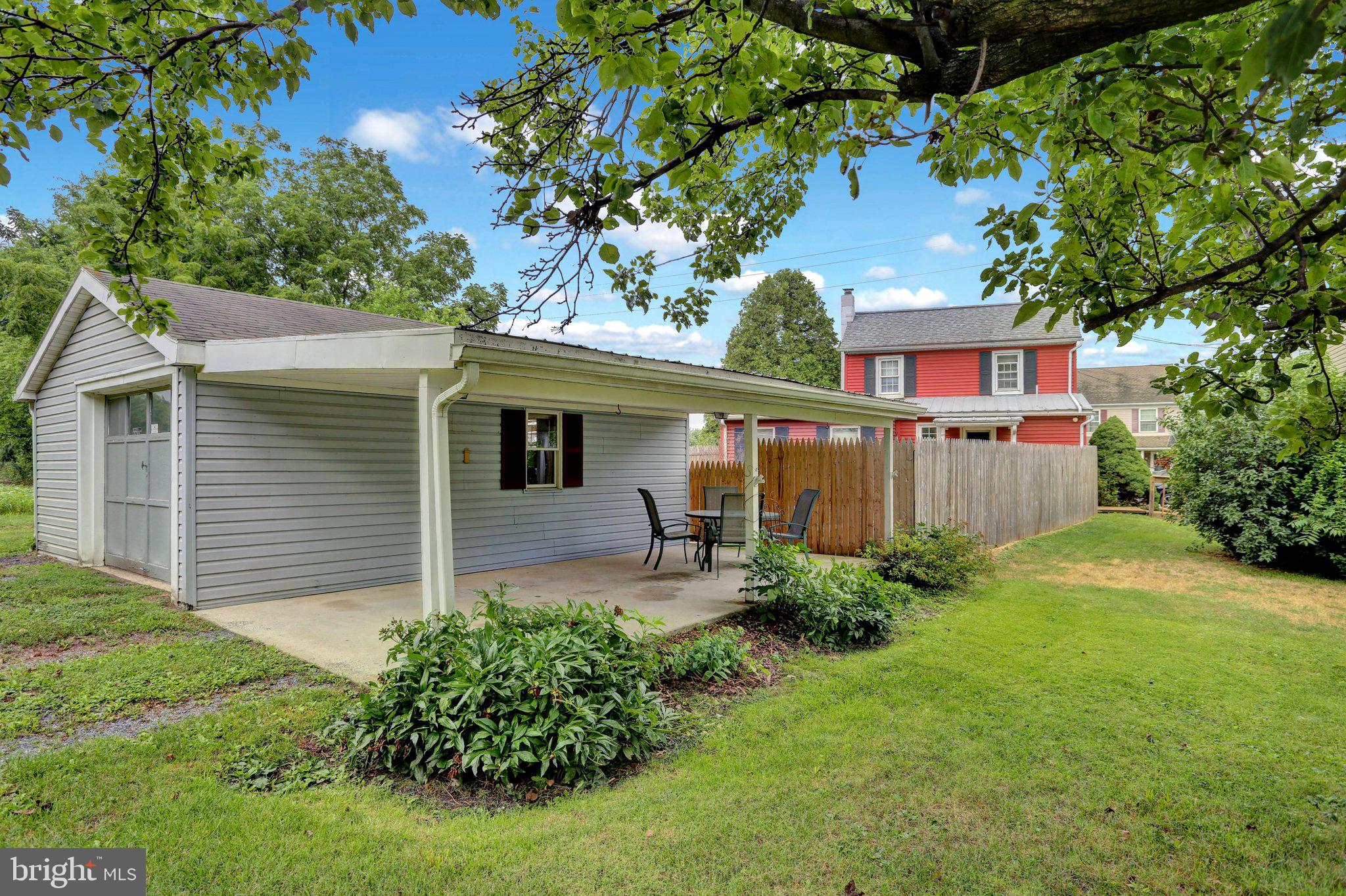 11 W HUNTER STREET