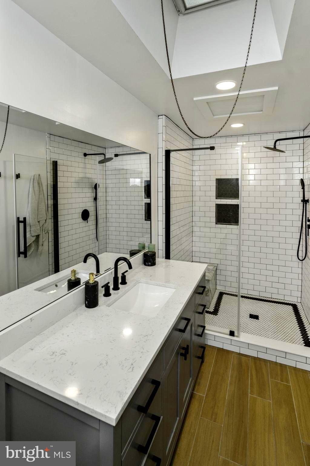 PINE VALLEY - Residential