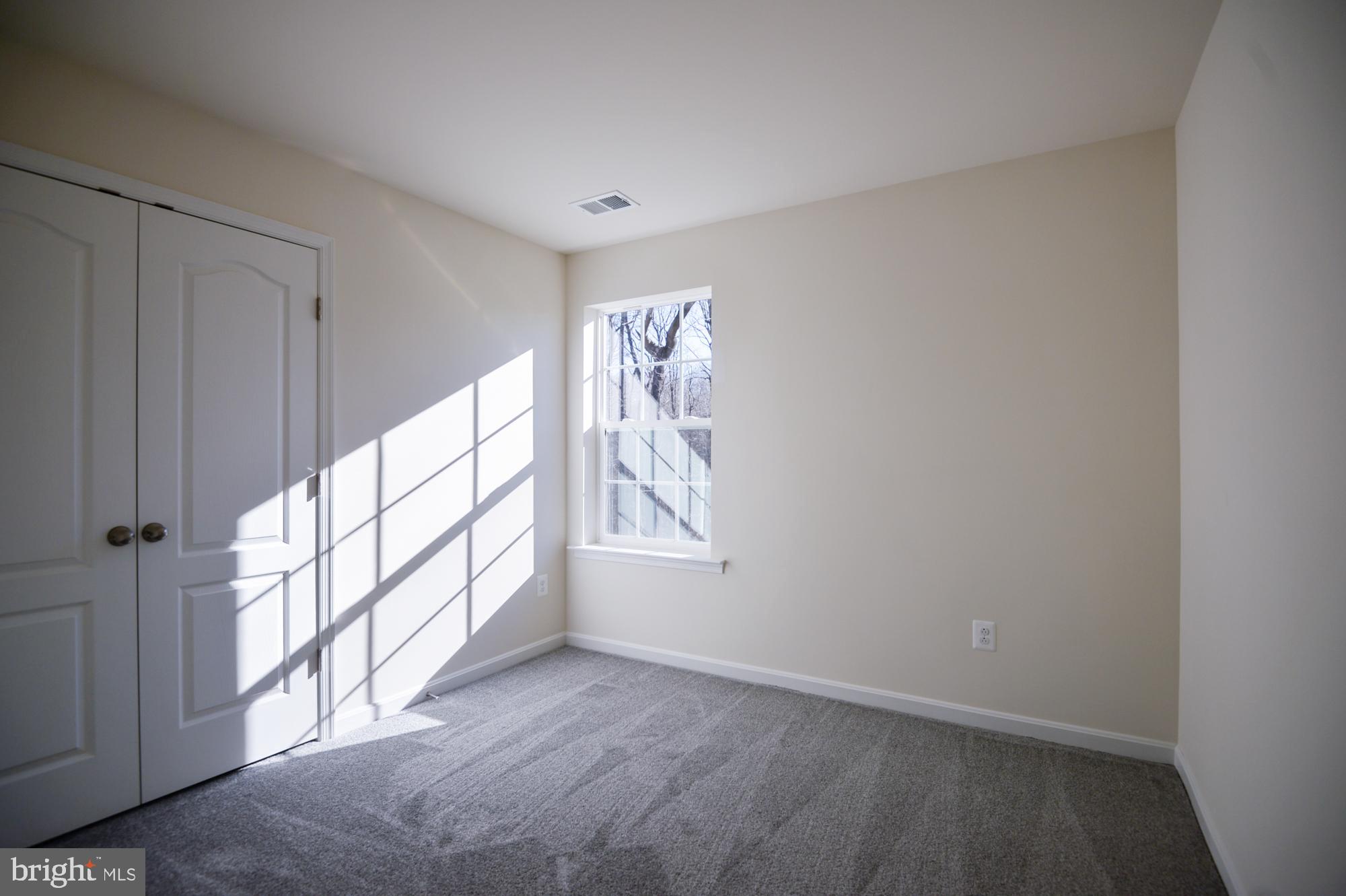 HUNTERS MILL - Residential Lease