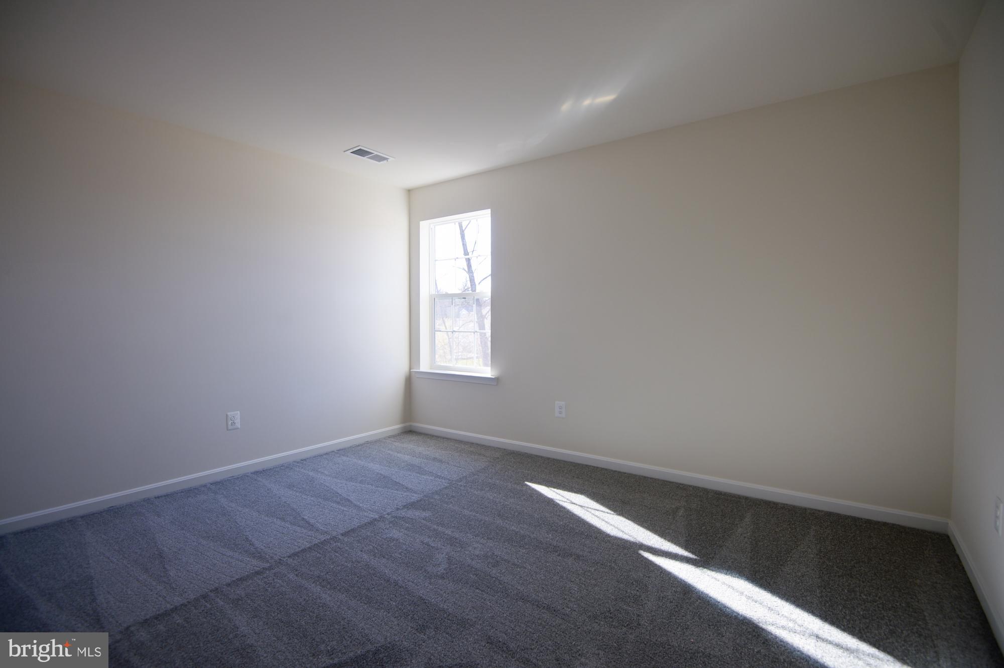 HUNTERS MILL - Residential Lease