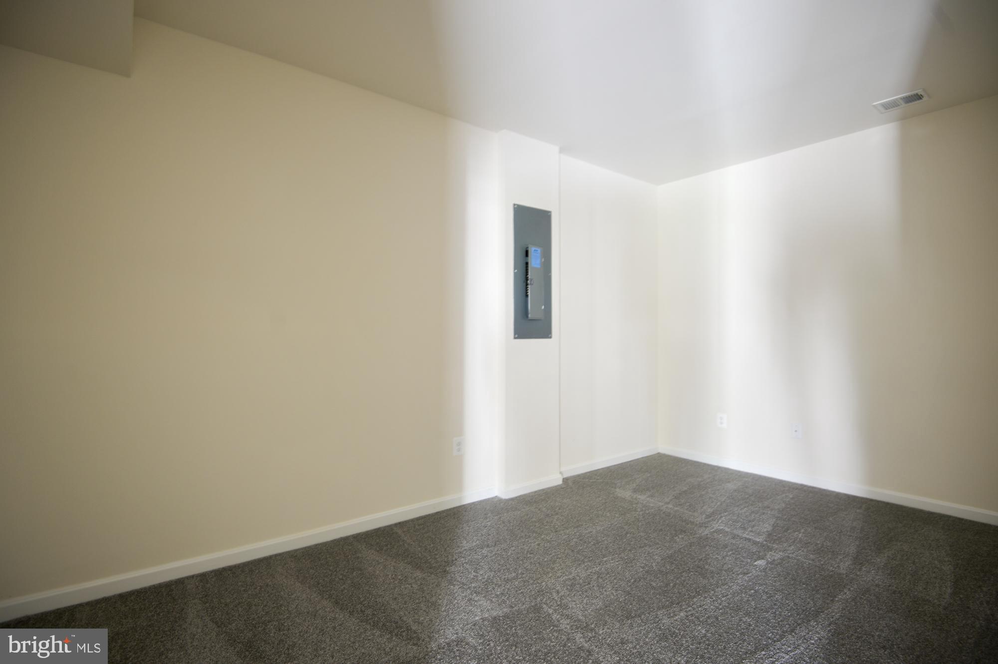 HUNTERS MILL - Residential Lease