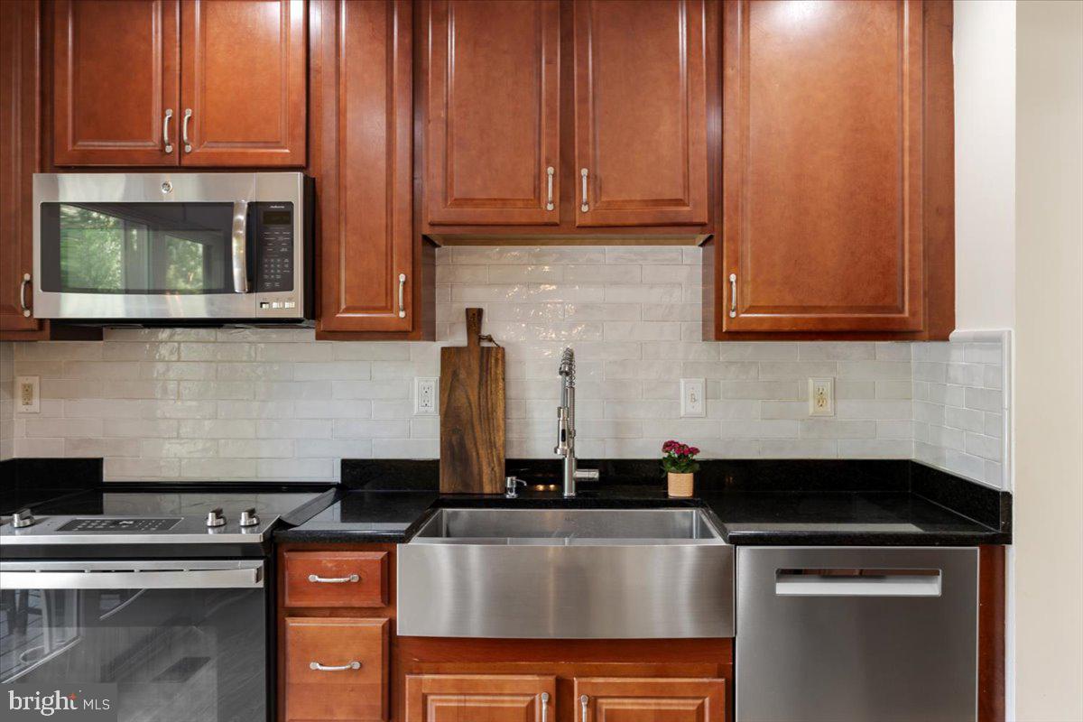 LAKEWOOD HILLS - Residential