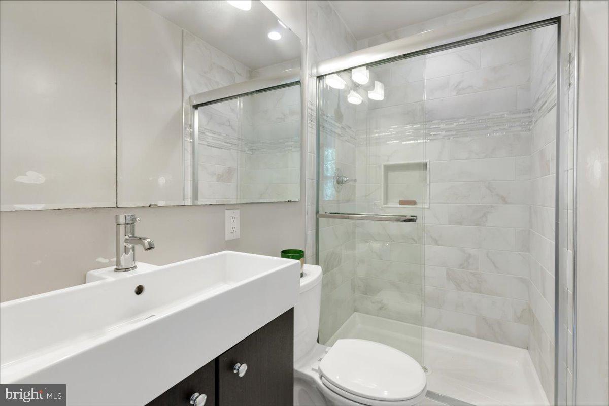 LAKEWOOD HILLS - Residential