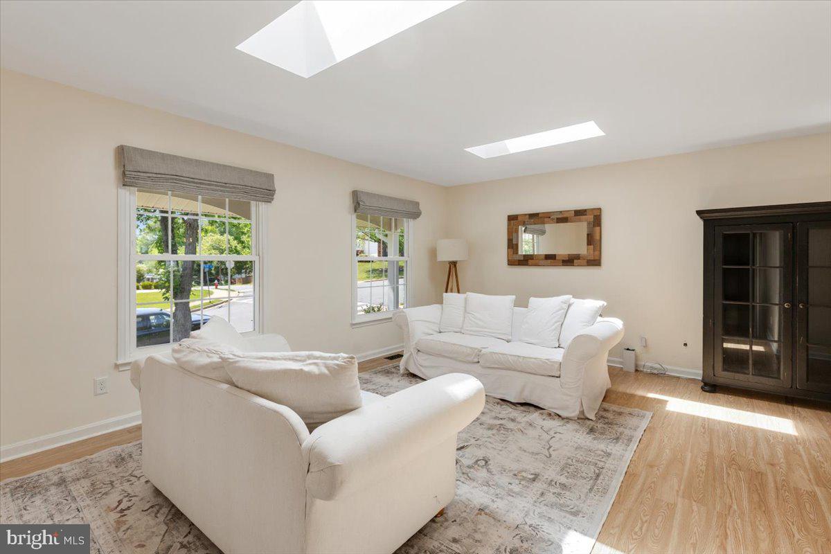 LAKEWOOD HILLS - Residential