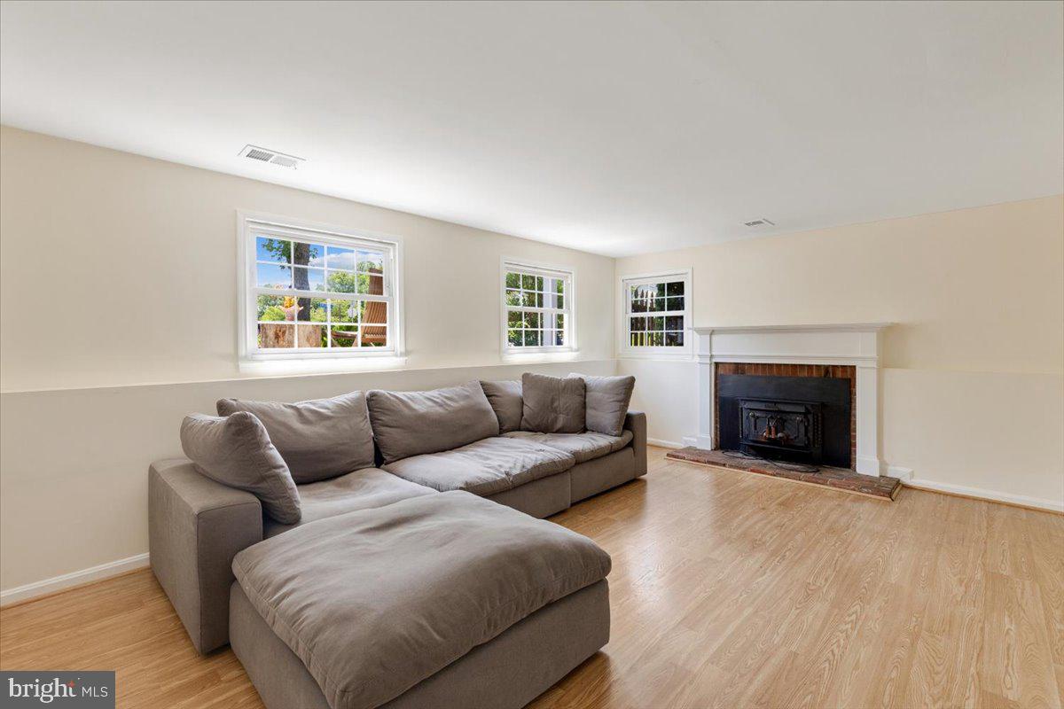 LAKEWOOD HILLS - Residential
