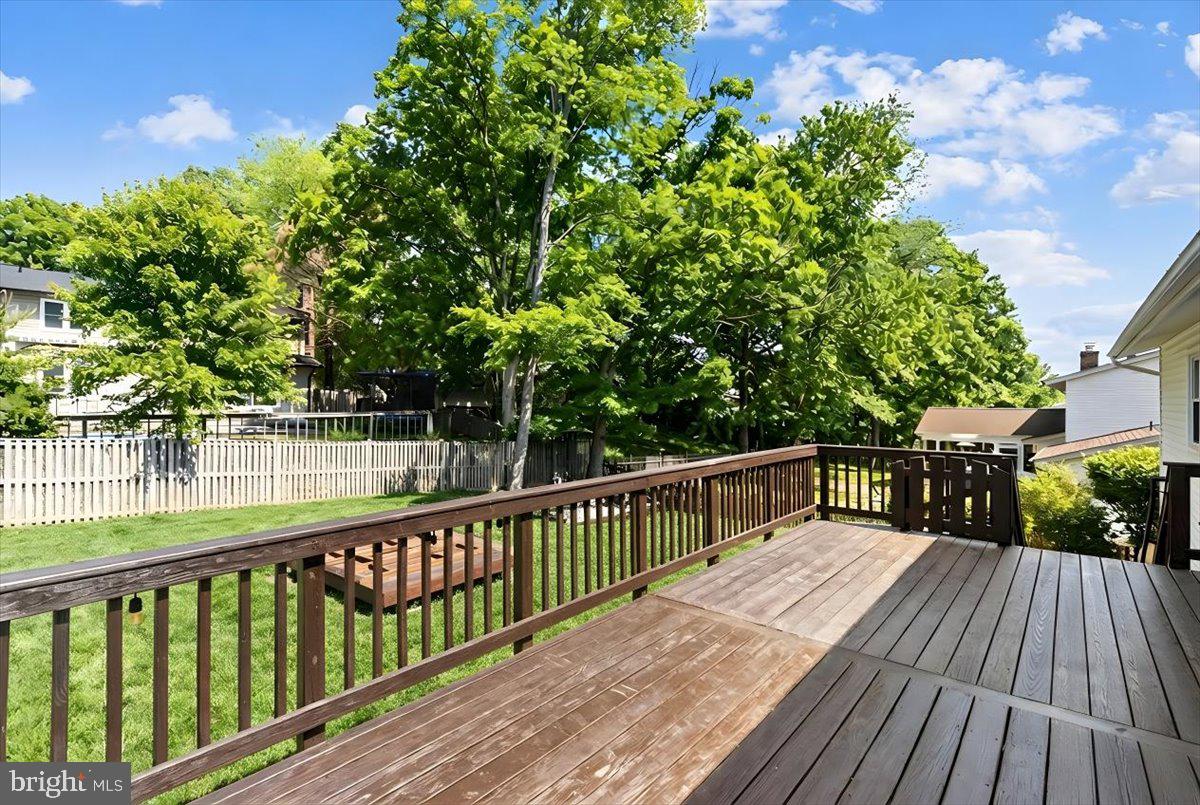 LAKEWOOD HILLS - Residential