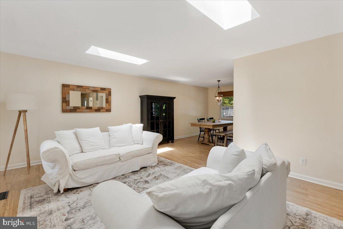 LAKEWOOD HILLS - Residential