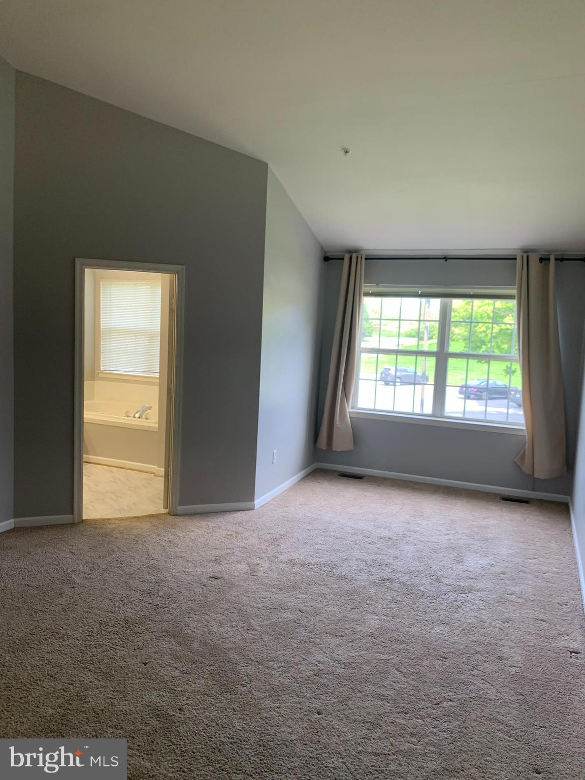 WESTVIEW CORPORATE CENTER - Residential Lease