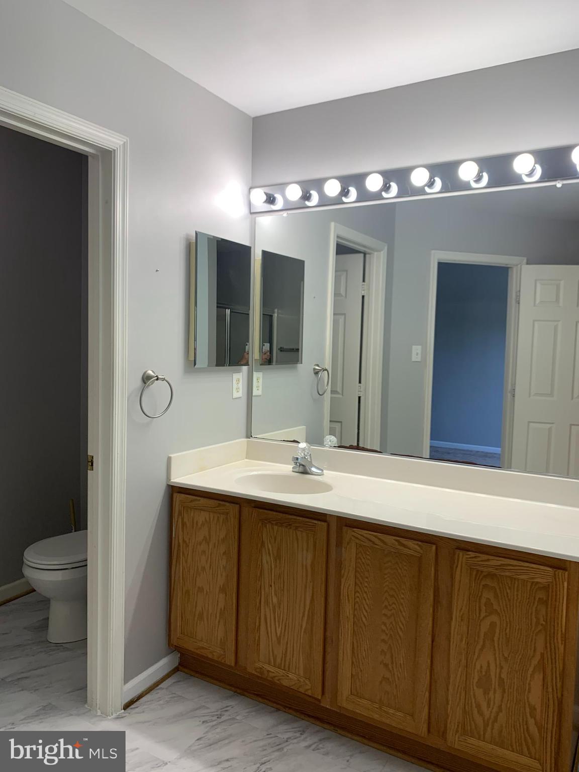 WESTVIEW CORPORATE CENTER - Residential Lease