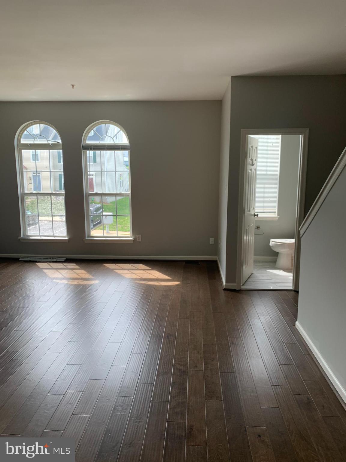 WESTVIEW CORPORATE CENTER - Residential Lease