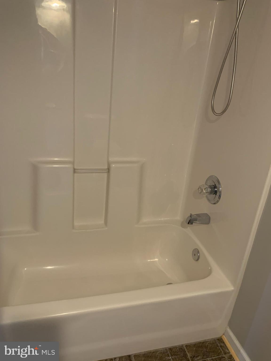 WESTVIEW CORPORATE CENTER - Residential Lease