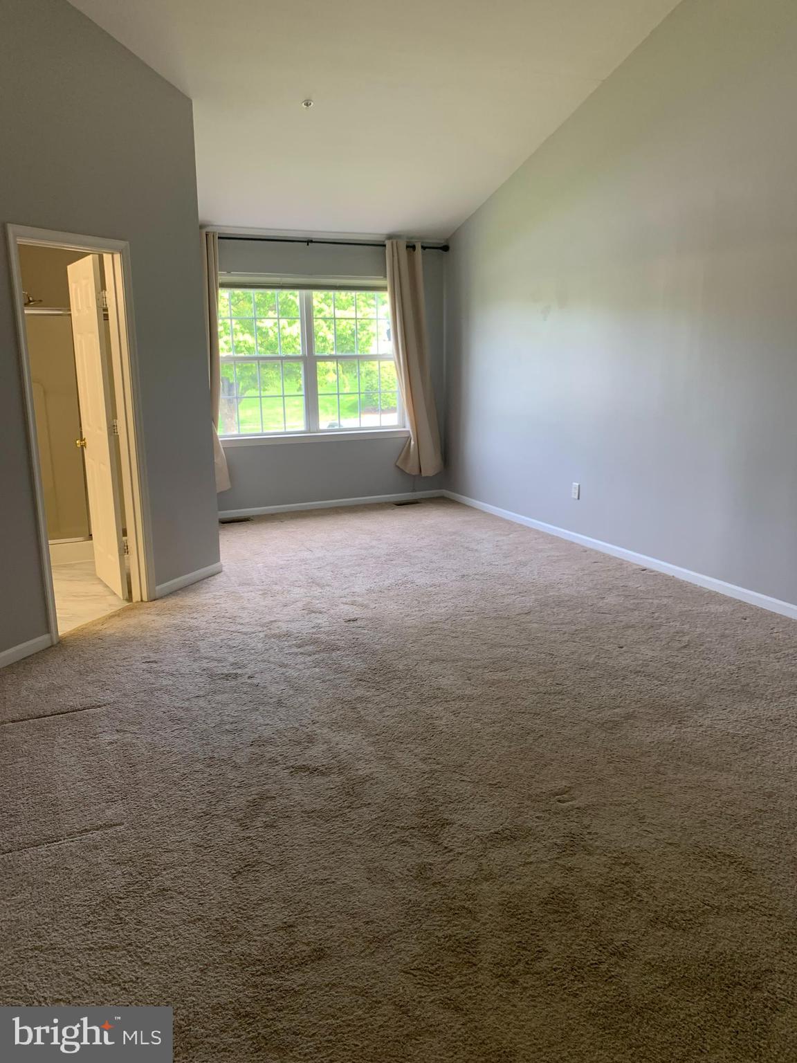 WESTVIEW CORPORATE CENTER - Residential Lease