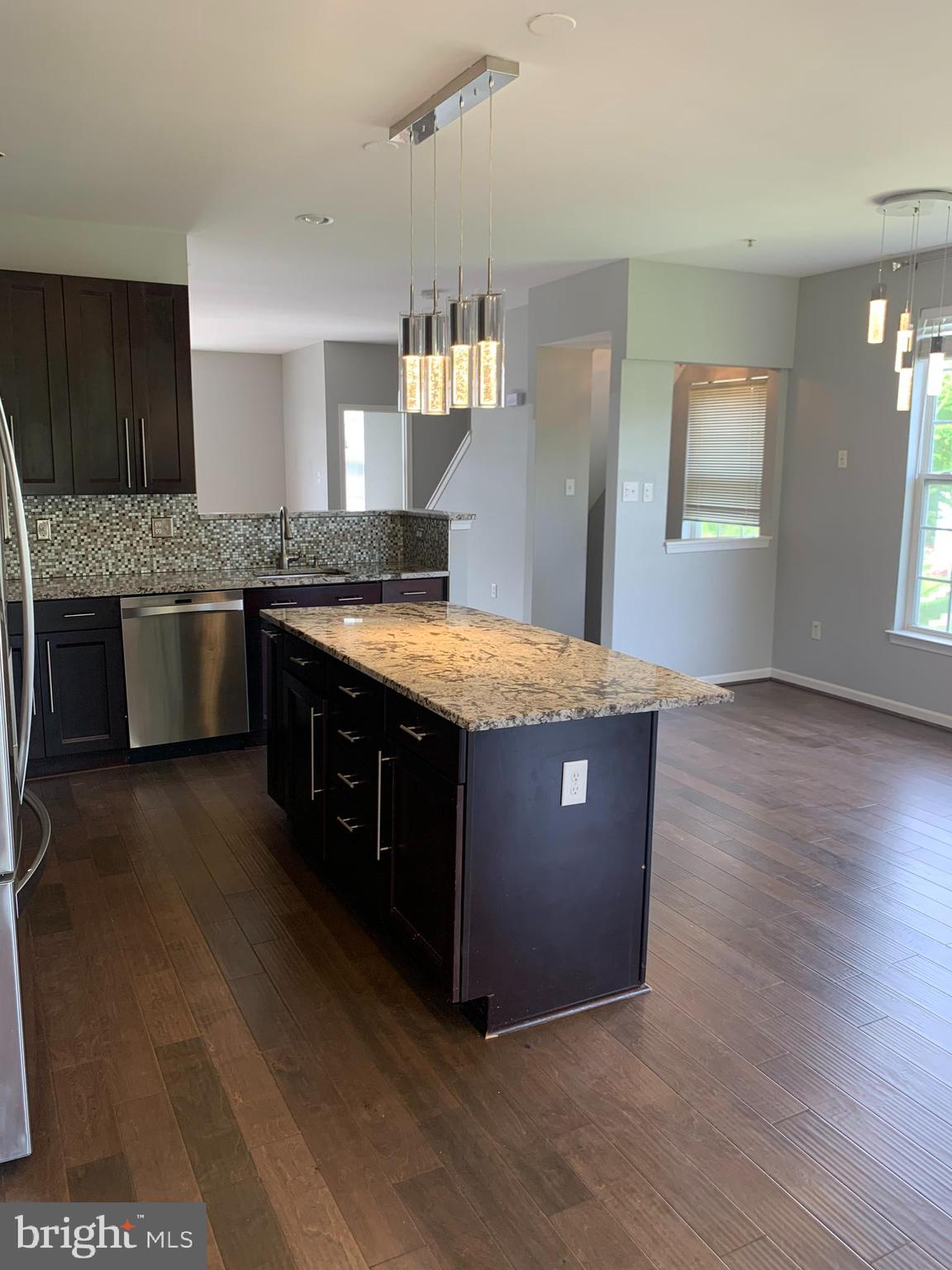 WESTVIEW CORPORATE CENTER - Residential Lease