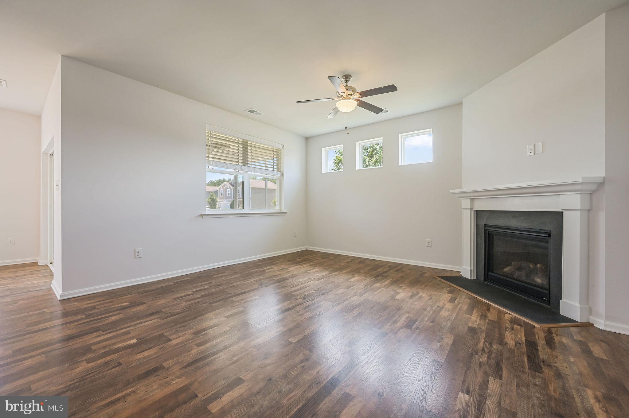20424 BEACHFIELD LANE