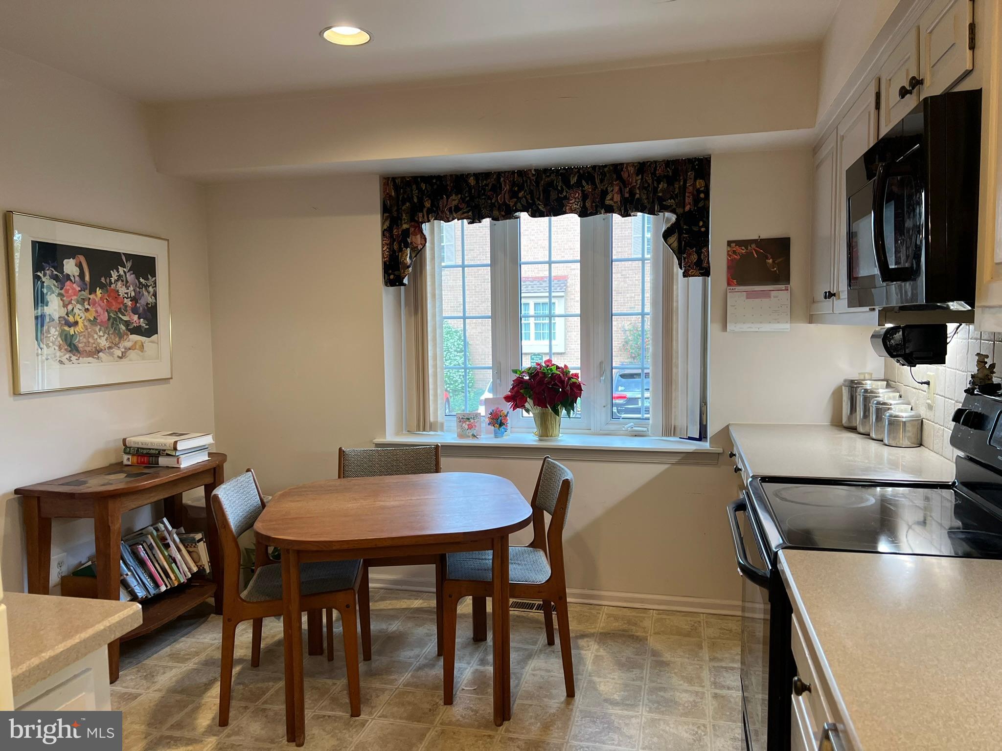 633 E MAIN STREET #D4