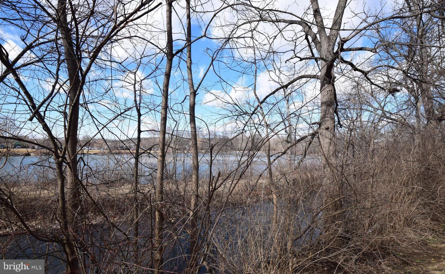 DOWNINGTOWN COMMON - Residential Lease