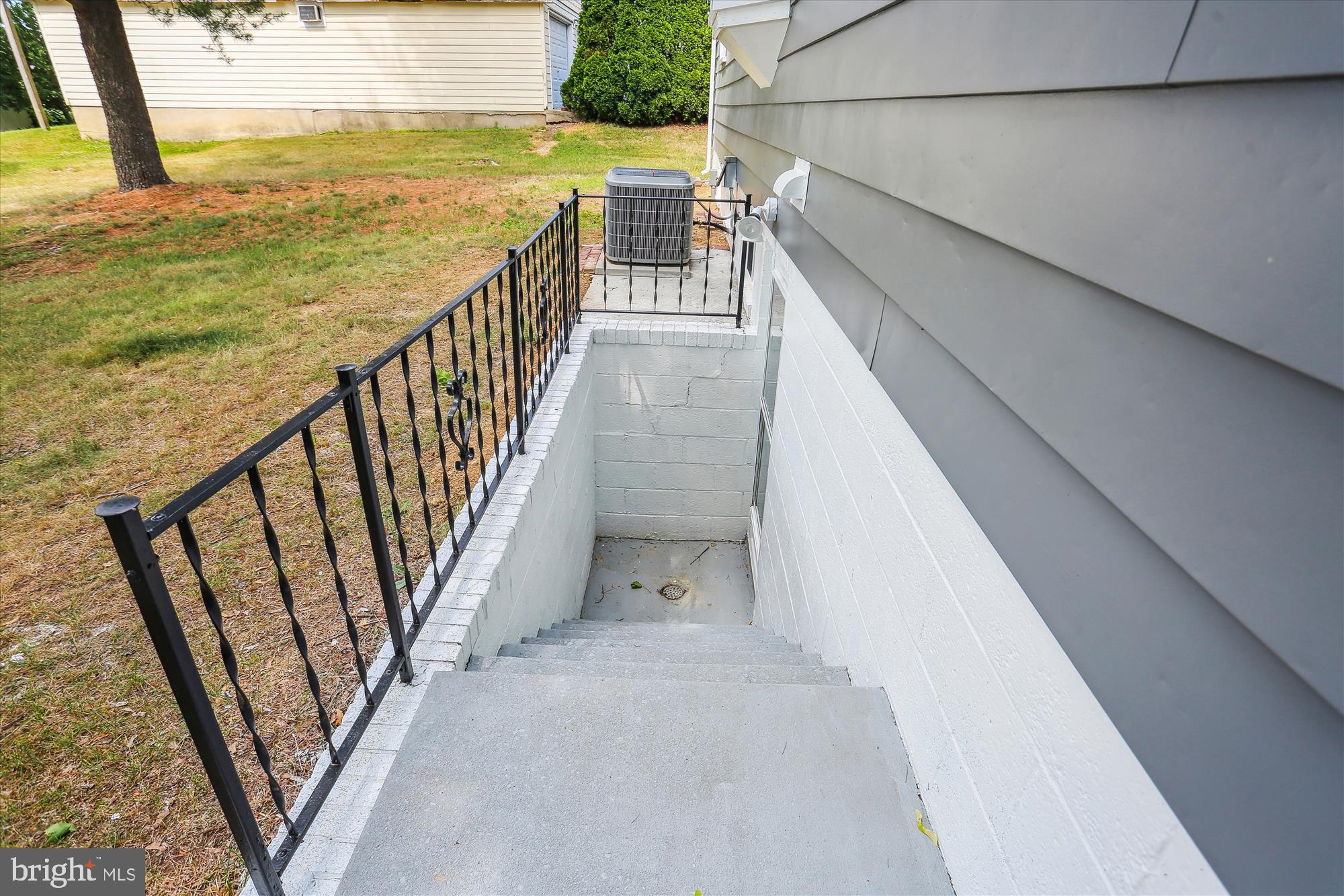 CLARKSBURG OUTSIDE - Residential