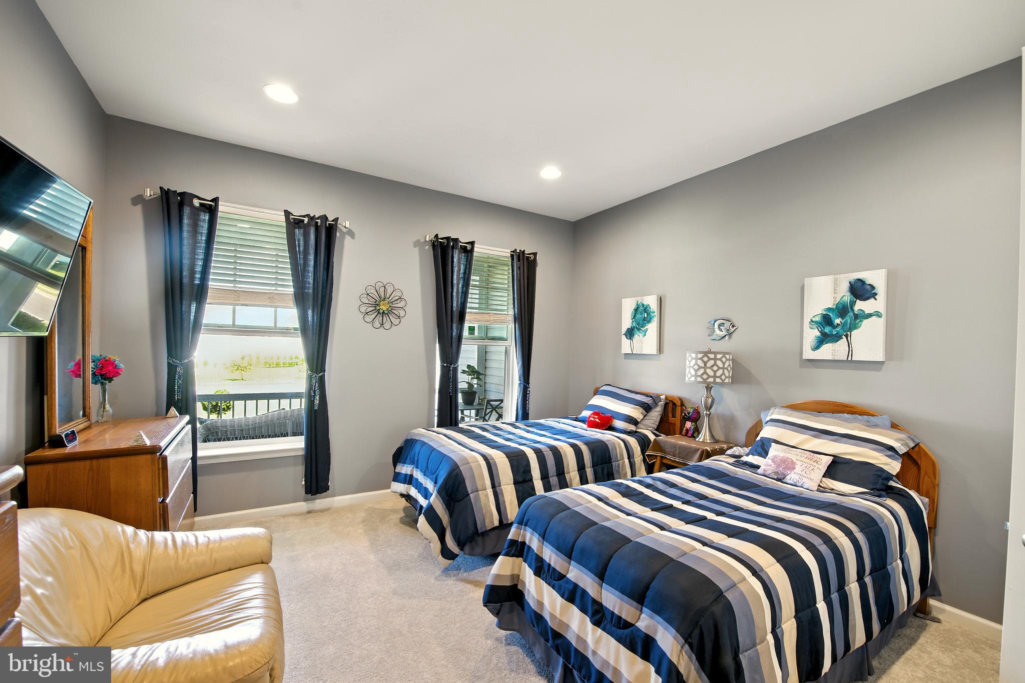 LAKE COMO WOODS - Residential