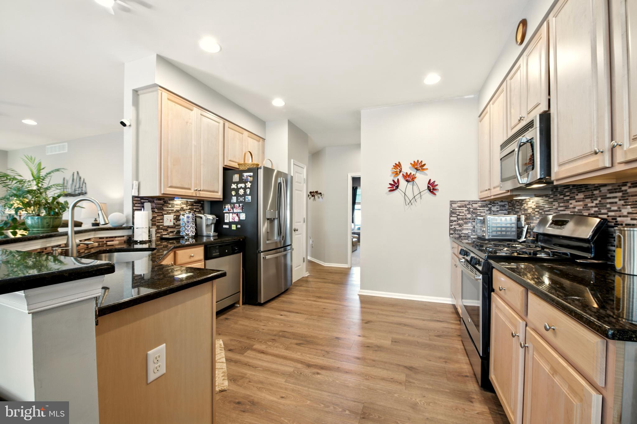 LAKE COMO WOODS - Residential