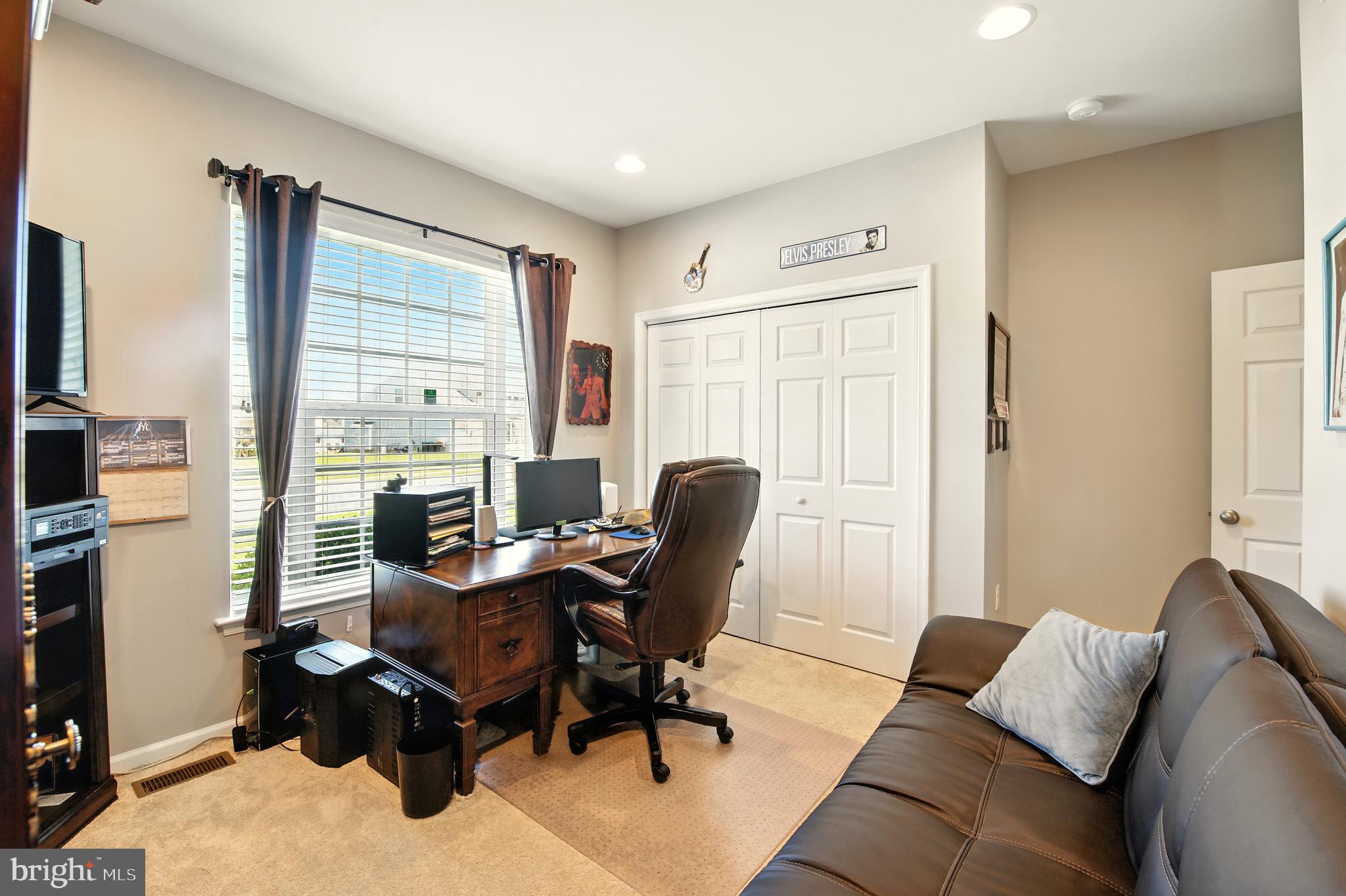 LAKE COMO WOODS - Residential