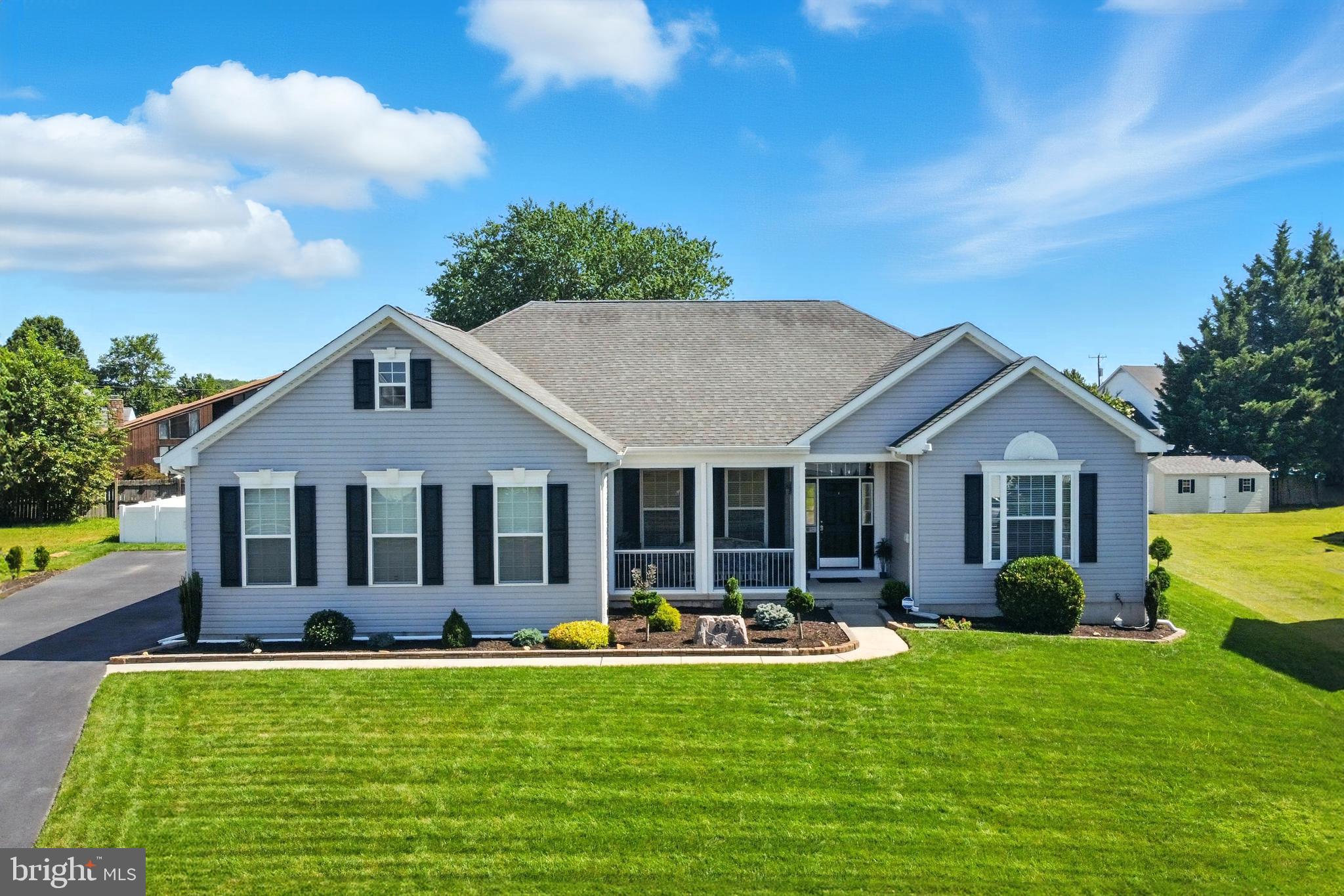 LAKE COMO WOODS - Residential