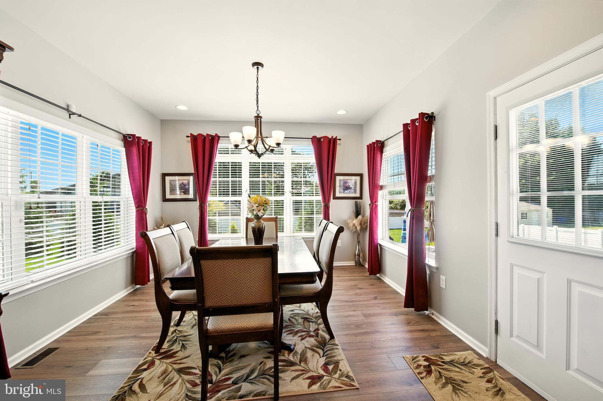 LAKE COMO WOODS - Residential