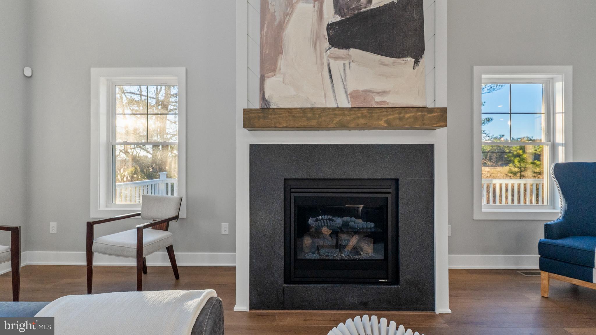 LIGHTHOUSE SOUND - Residential