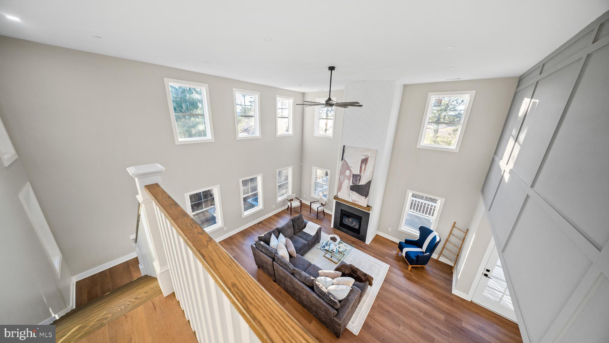 LIGHTHOUSE SOUND - Residential