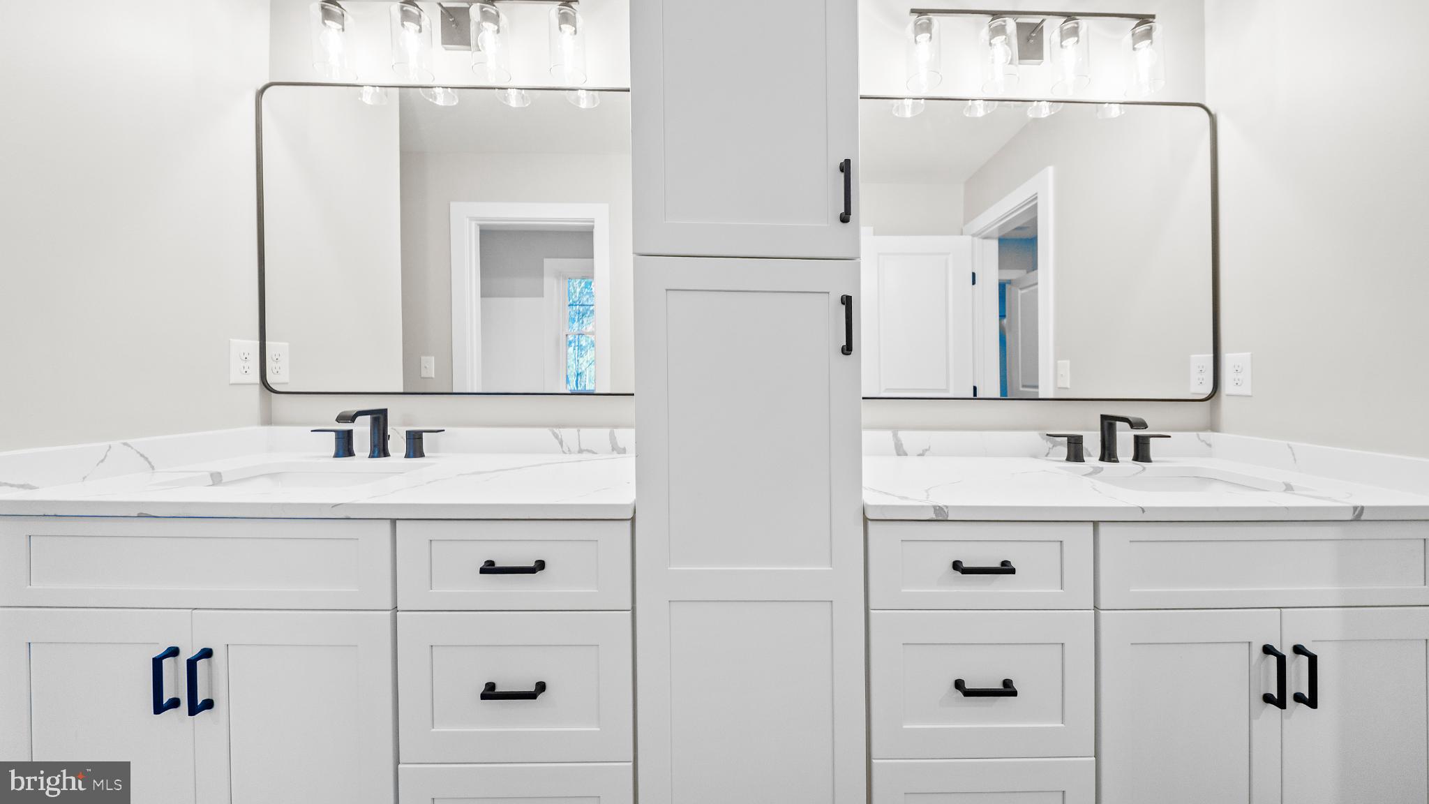 LIGHTHOUSE SOUND - Residential