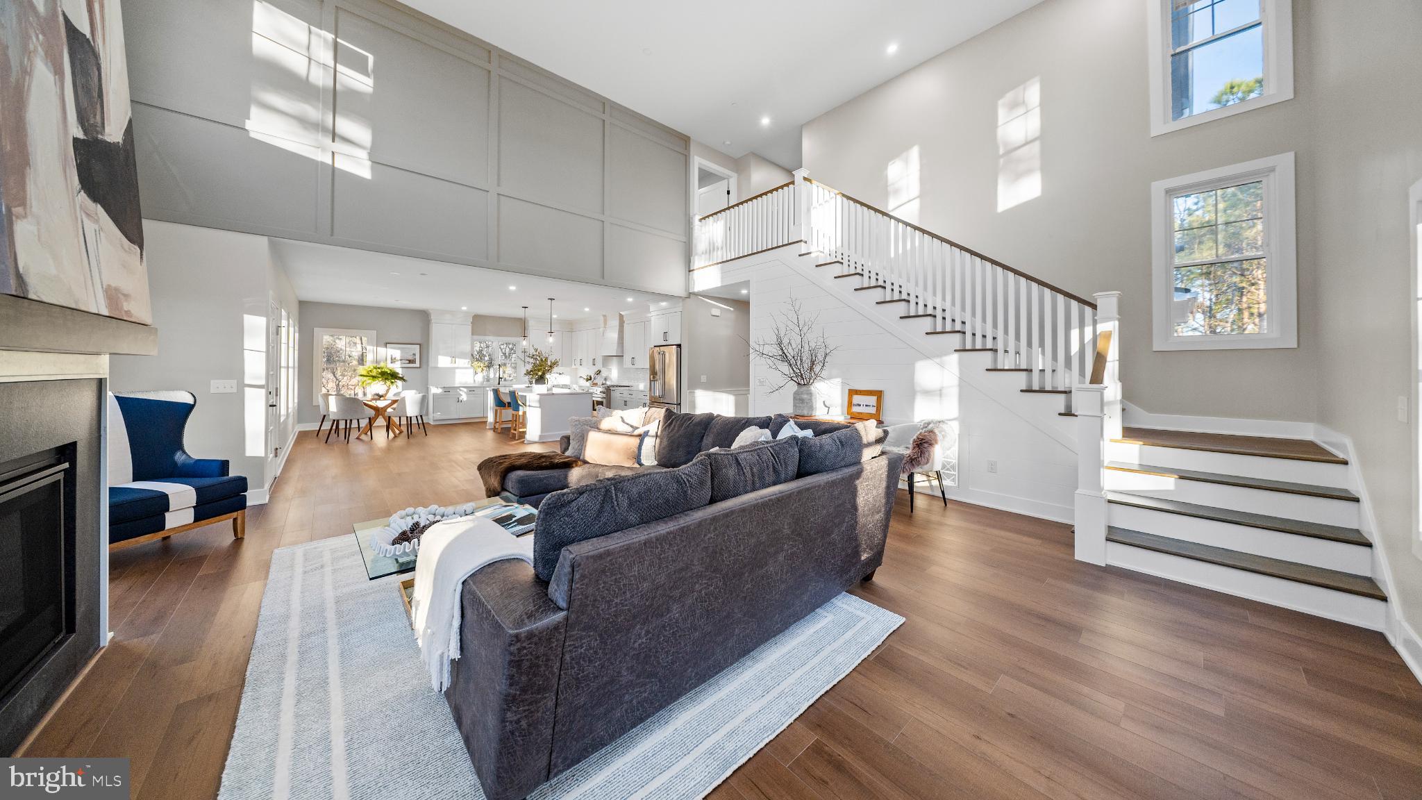 LIGHTHOUSE SOUND - Residential