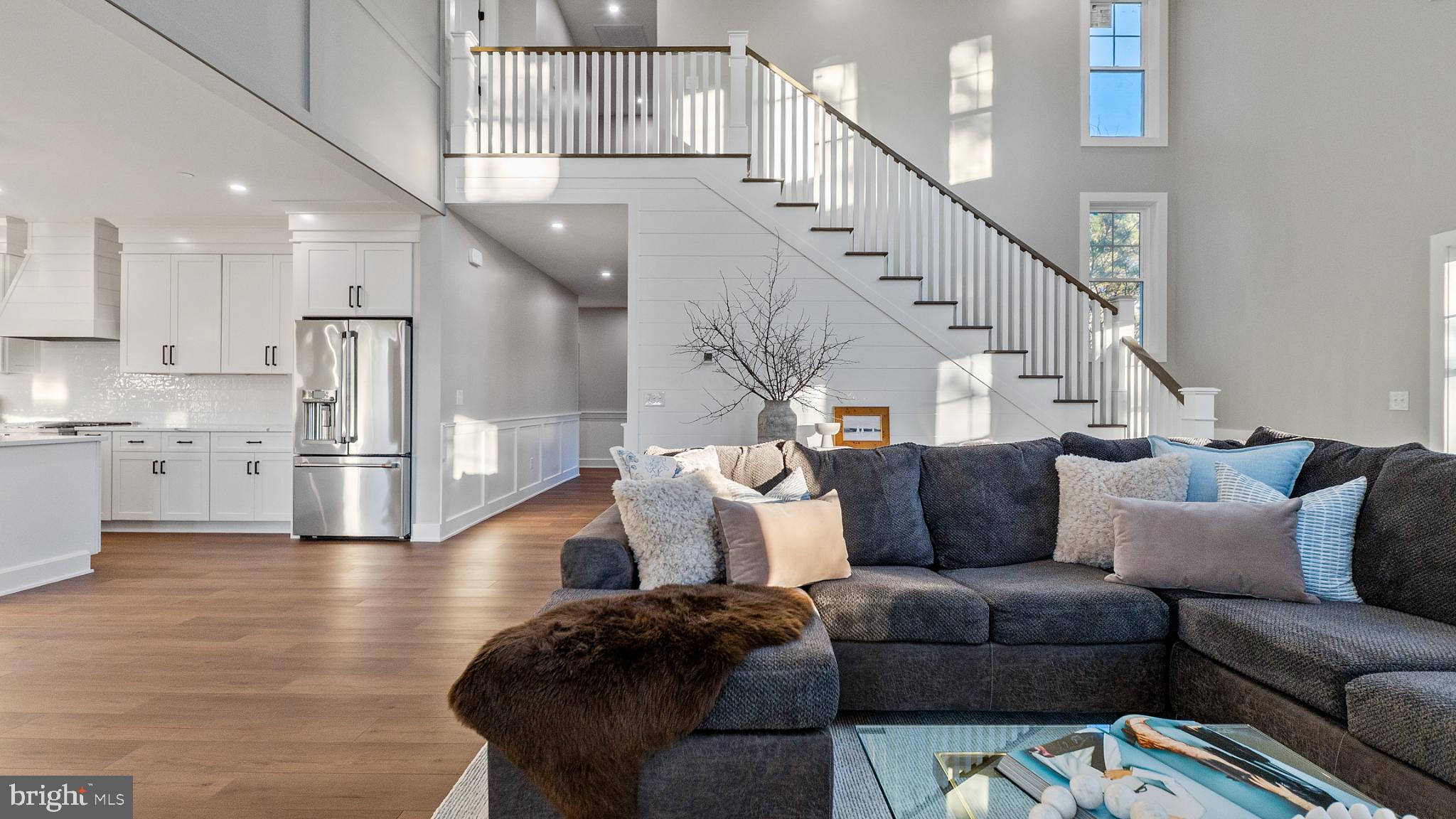 LIGHTHOUSE SOUND - Residential