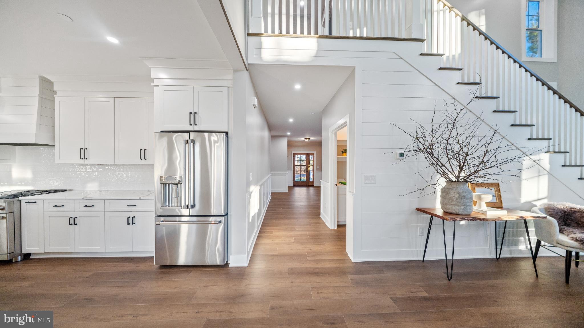 LIGHTHOUSE SOUND - Residential