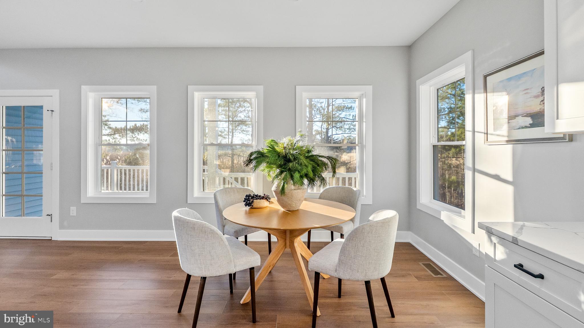 LIGHTHOUSE SOUND - Residential