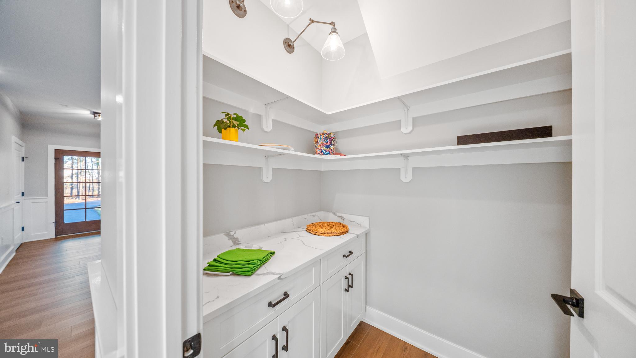 LIGHTHOUSE SOUND - Residential