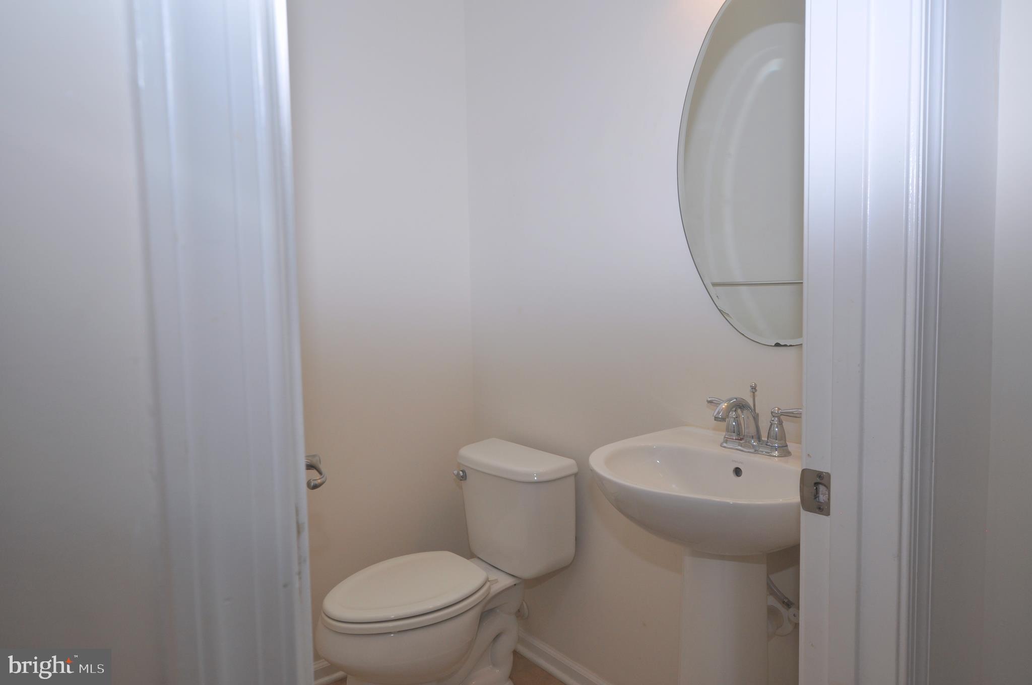 THREE FLAGS - Residential