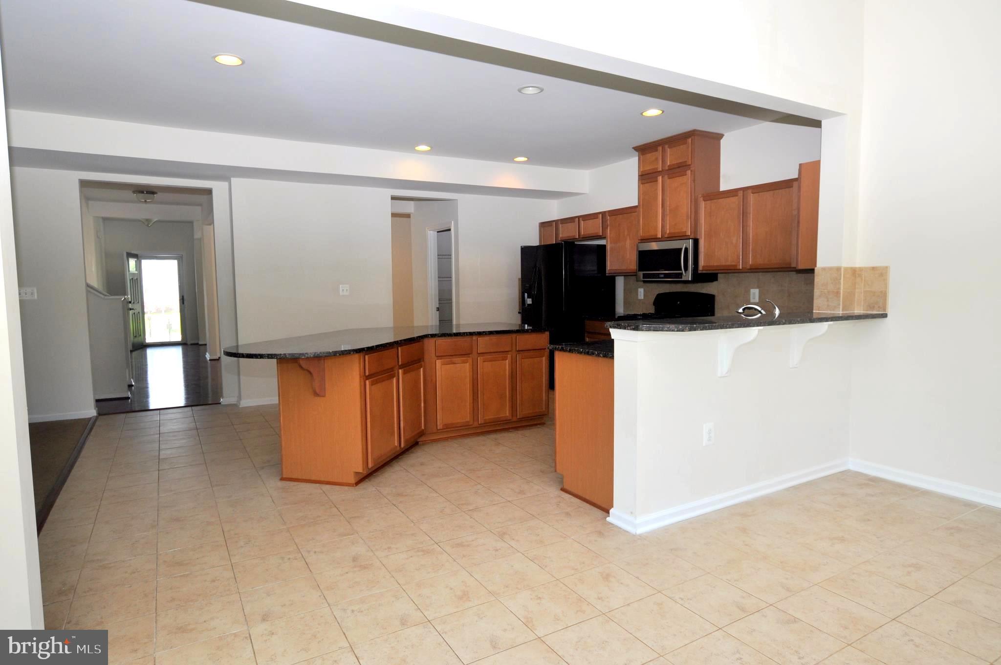 THREE FLAGS - Residential