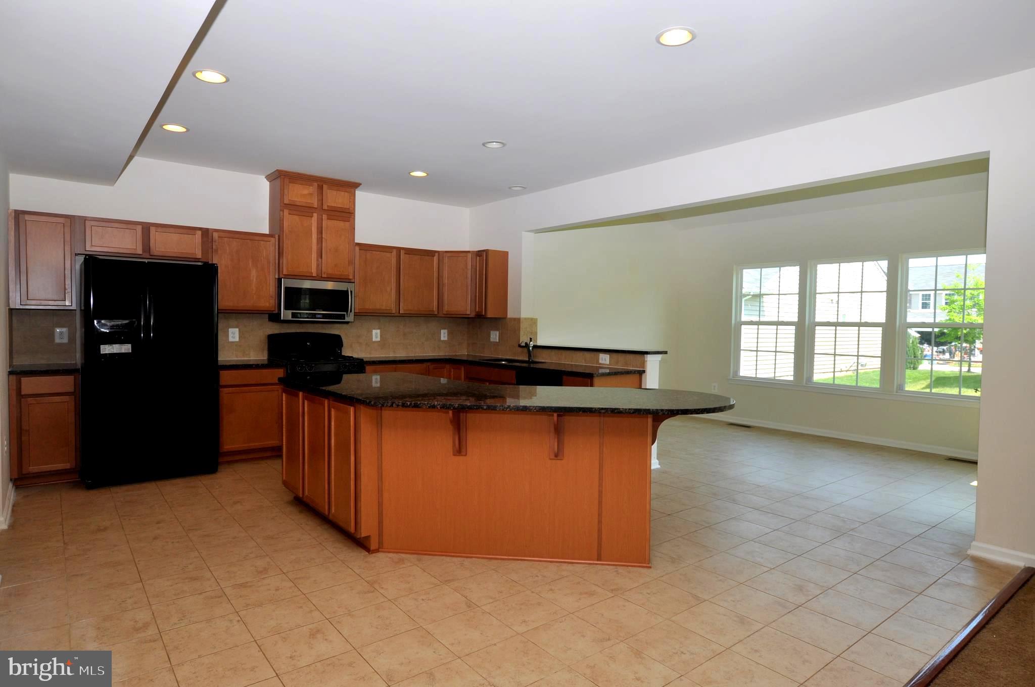 THREE FLAGS - Residential