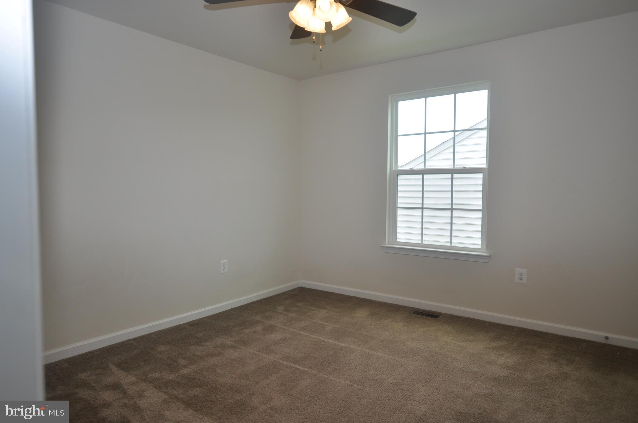 THREE FLAGS - Residential