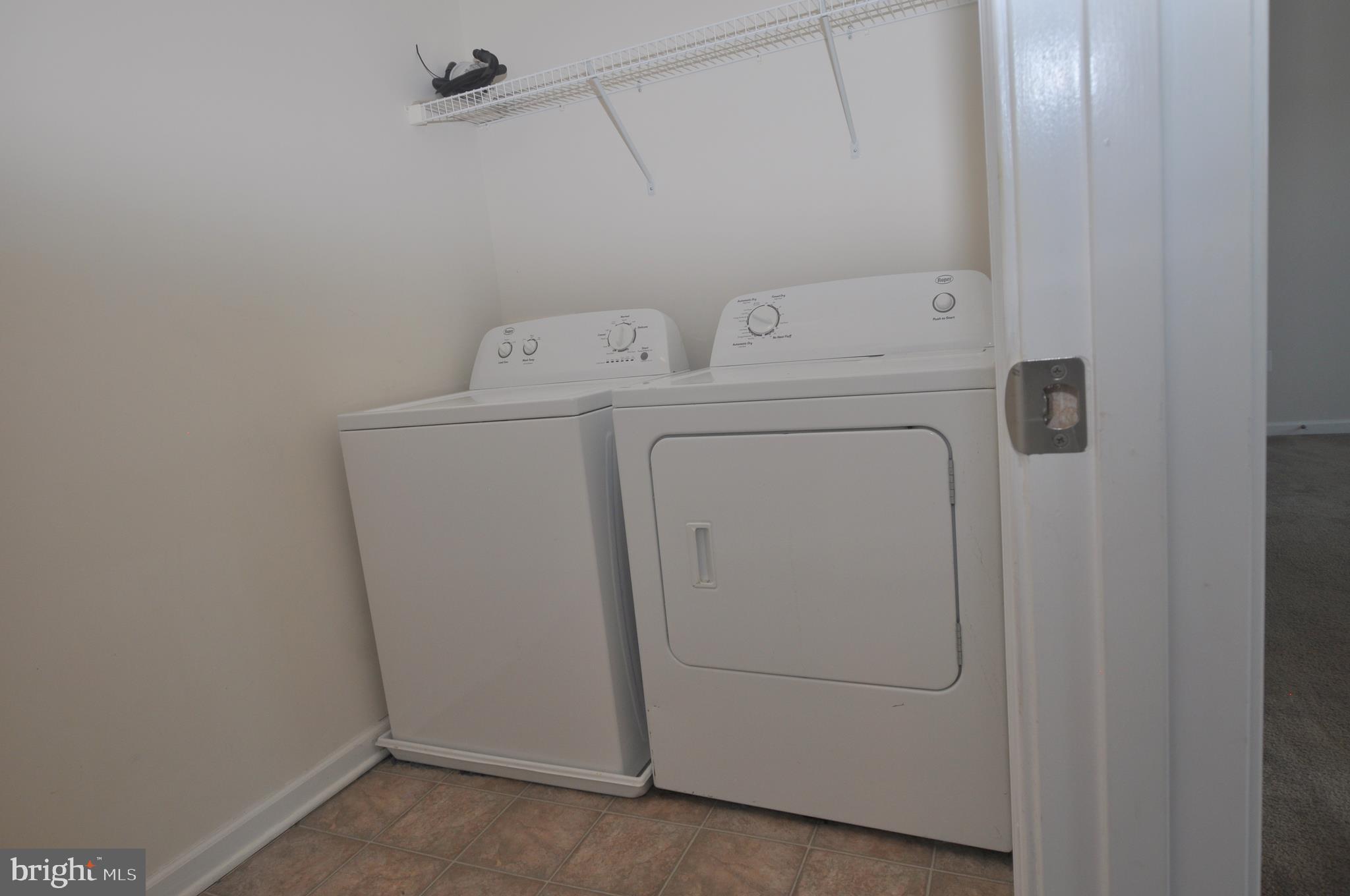 THREE FLAGS - Residential