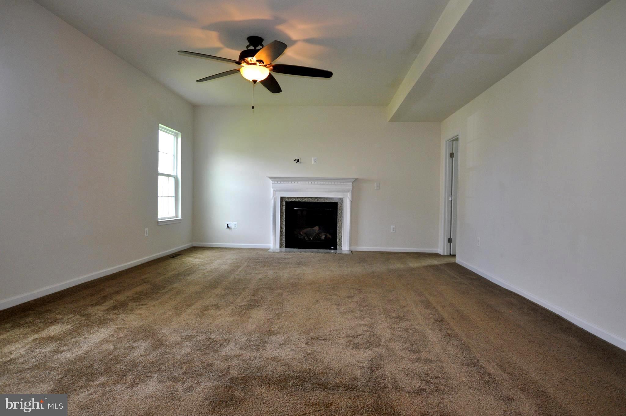 THREE FLAGS - Residential