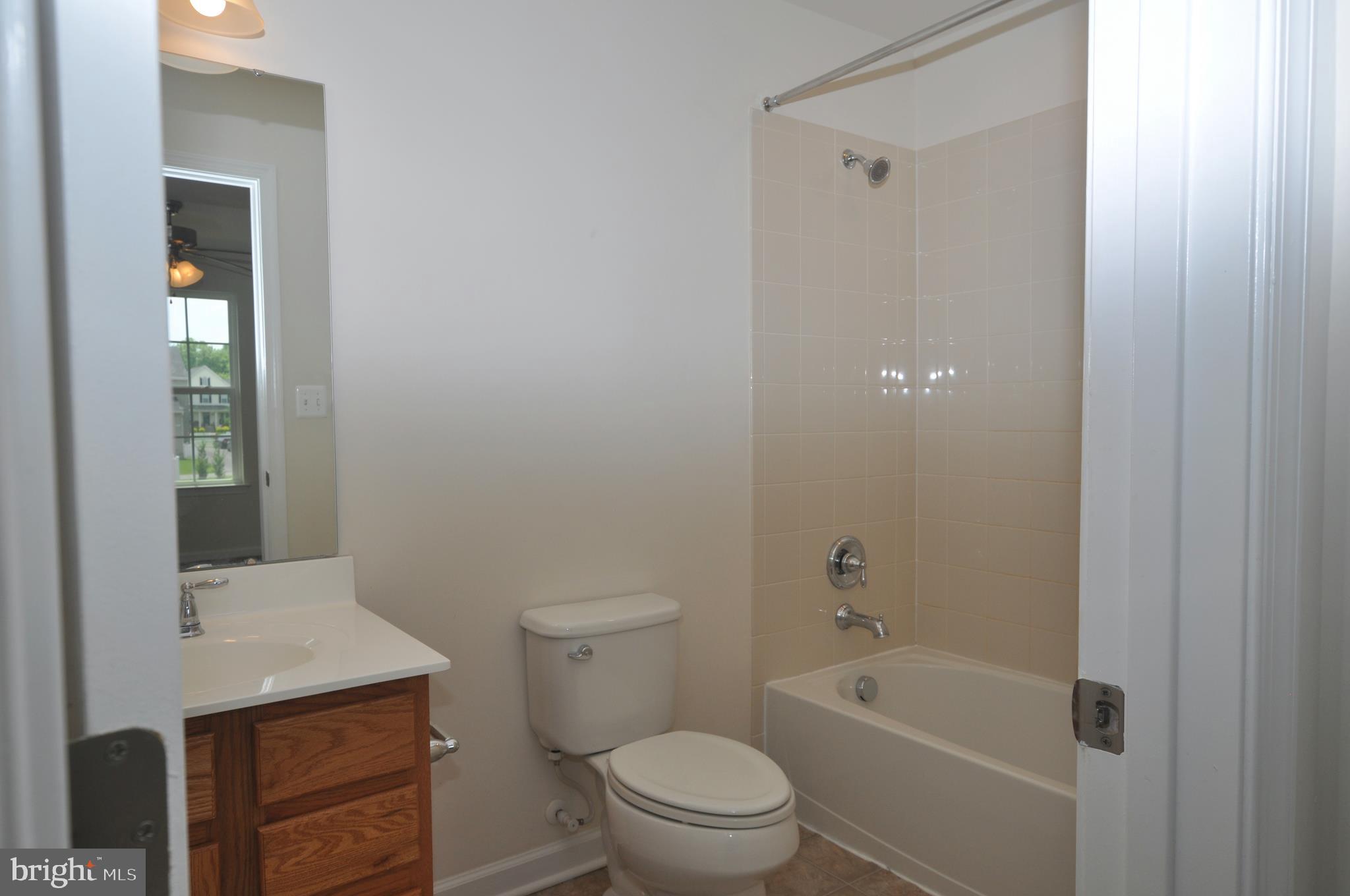 THREE FLAGS - Residential