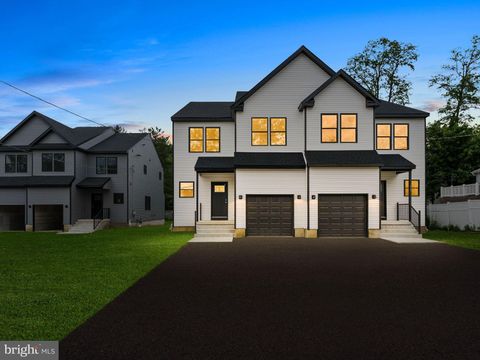 Townhouse For Sale - 425 Almonesson Road<br/> BLACKWOOD, NJ 08012