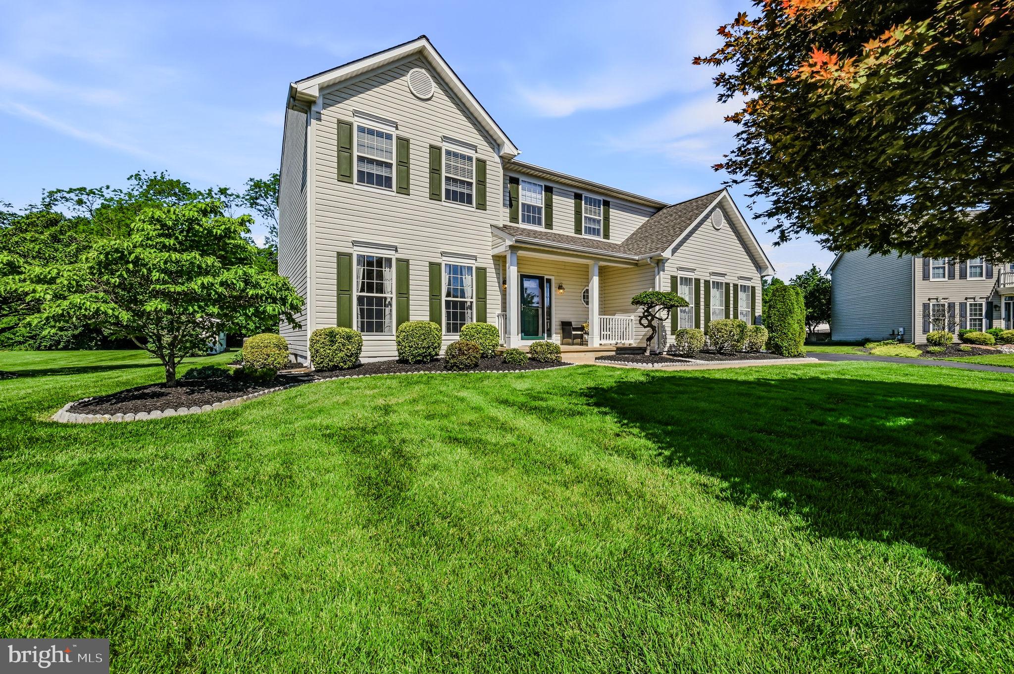 412 MAPLEWOOD DRIVE