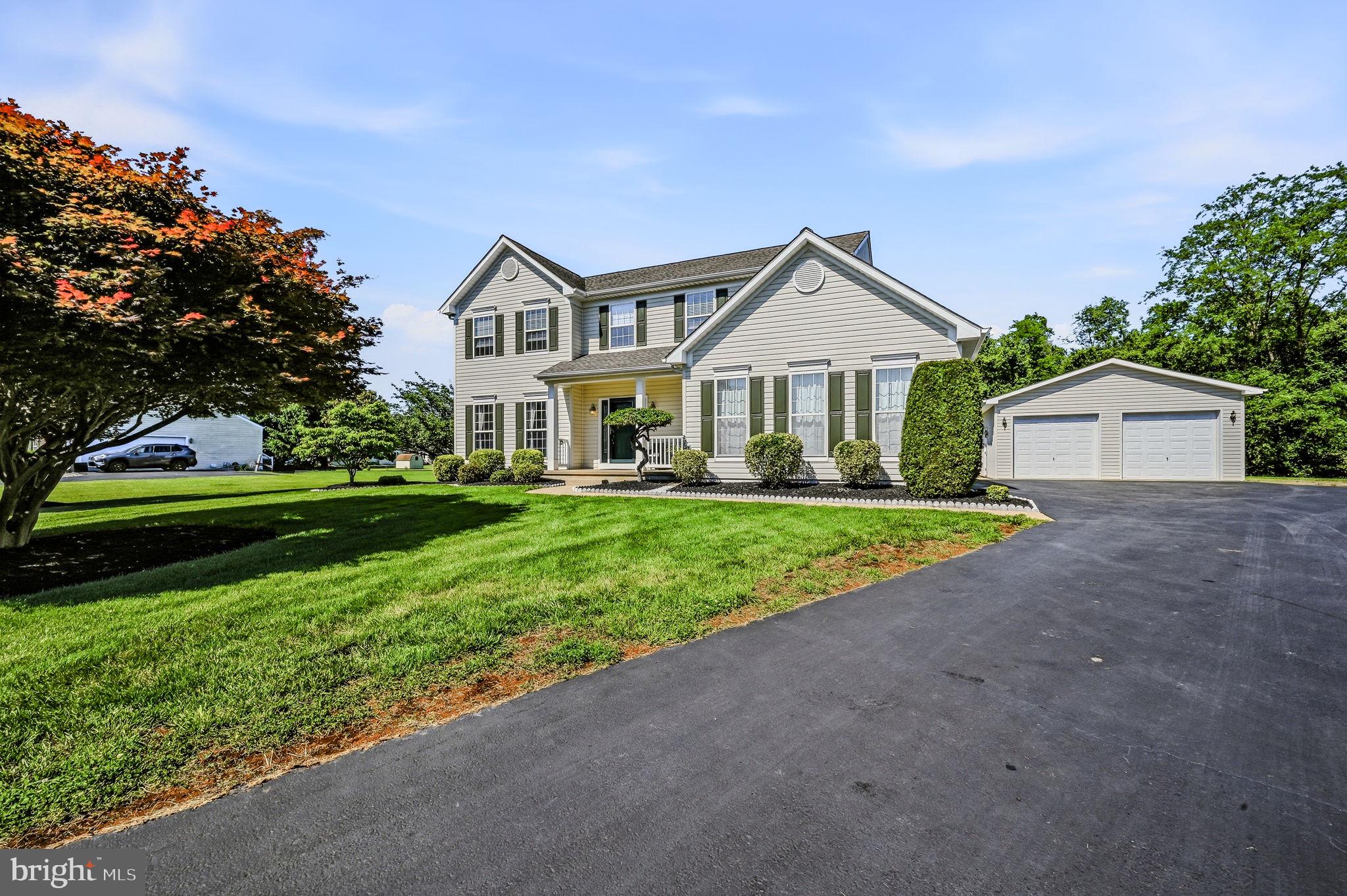 412 MAPLEWOOD DRIVE