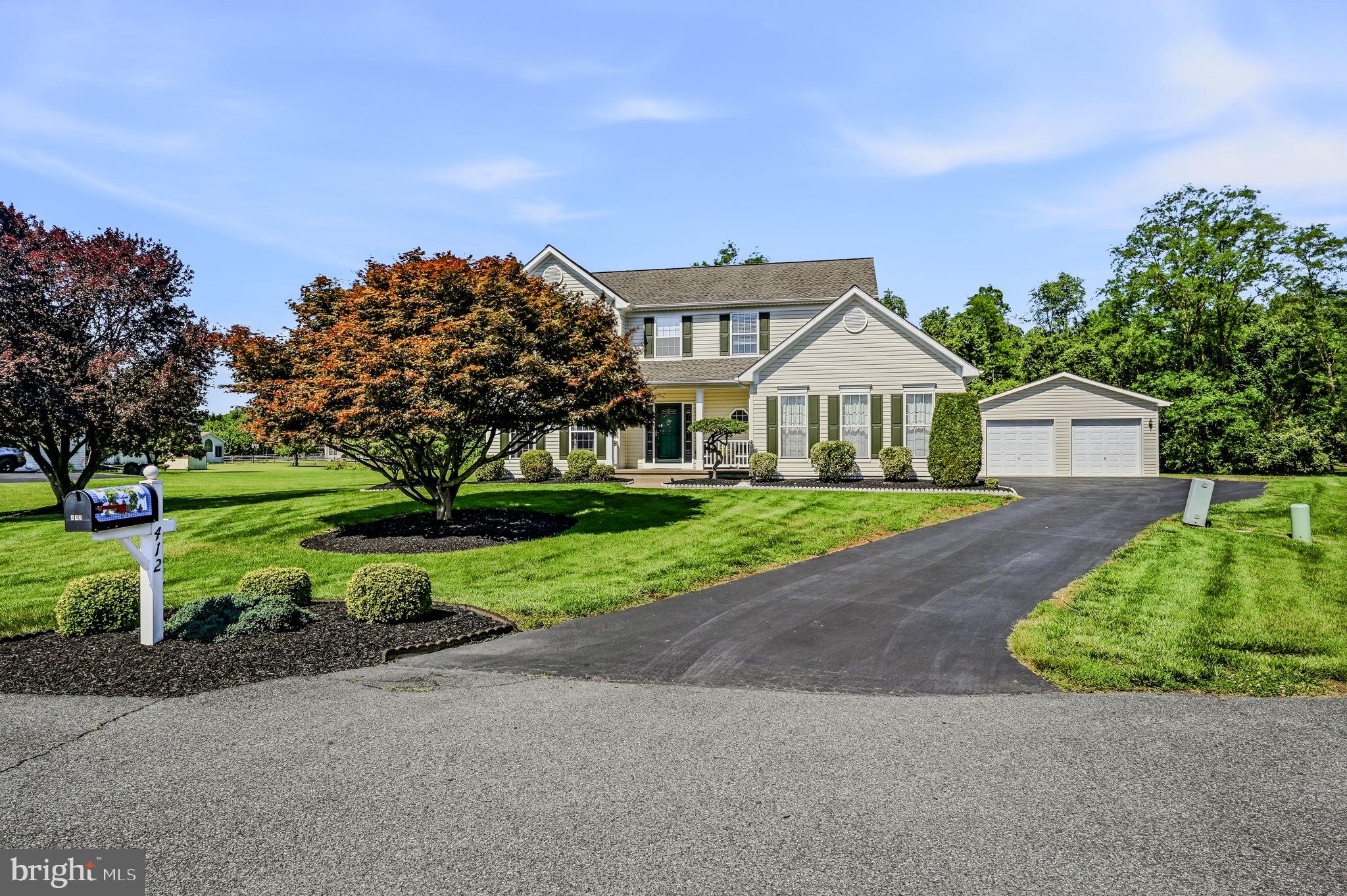 412 MAPLEWOOD DRIVE