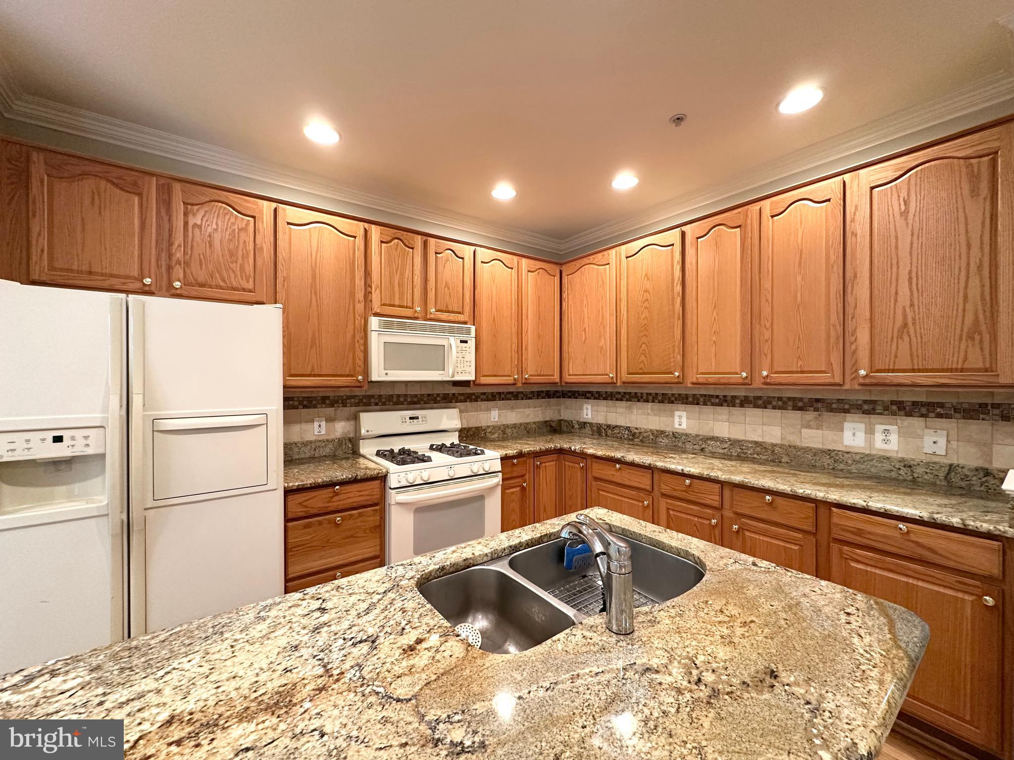 HOYLES MILL VILLAGE - Residential Lease